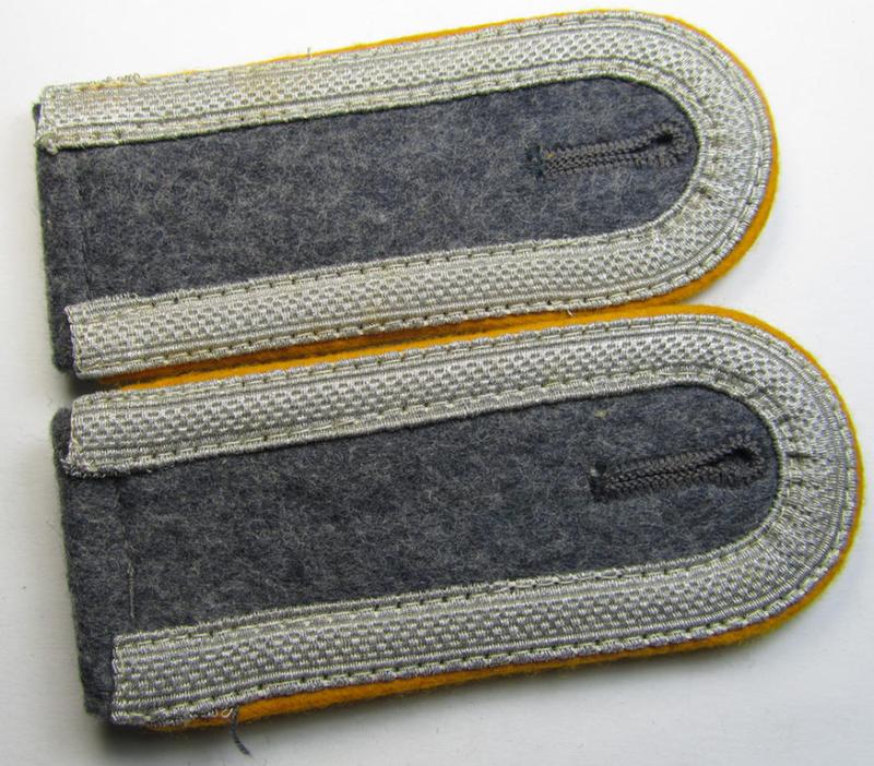 Superb - and fully matching! - pair of mid- (ie. later-) war-period, typical 'tailor-made' WH (Luftwaffe) NCO-type shoulderstraps as was intended for usage by an: 'Unteroffizier der Flieger o. Fallschirm-Truppen'