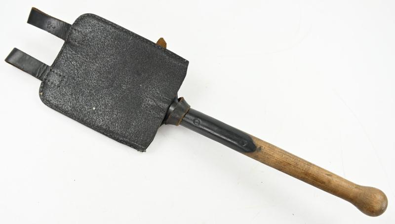 German WH Entrenching Tool with Carrying Cover