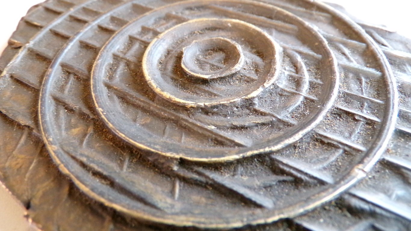 Die struck mould from the Deschler company