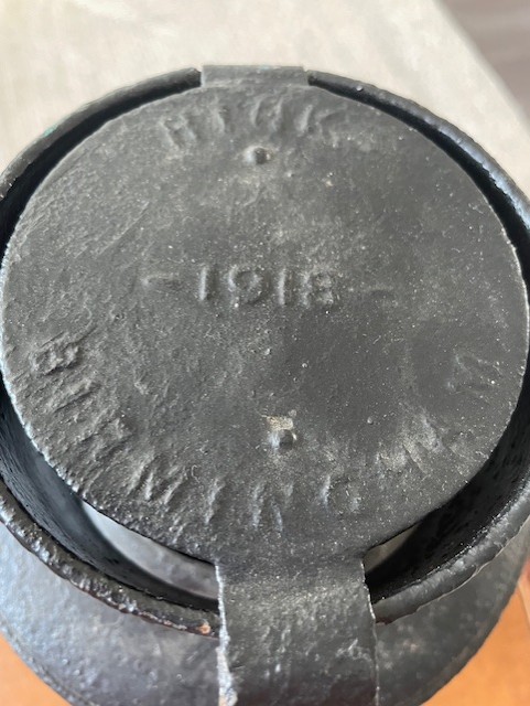 AUTHENTIC ORIGINAL EXAMPLE OF A 1918 WWI BRITISH TRENCH LANTERN.