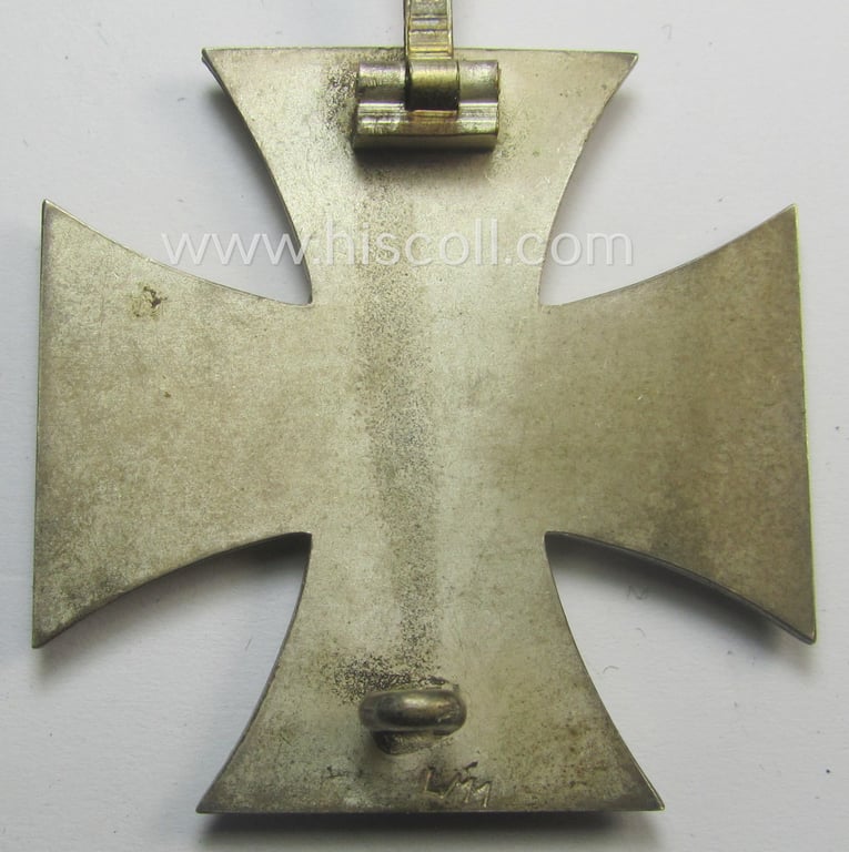 Stunning, 'EK1. Klasse' (ie. Iron Cross 1st class) being a typical: 'L/11'- (ie. by 'Wilh. Deumer'-marked) example and that comes complete (with its rare LDO-etiket!) in its specific LDO-styled etui as issued and/or recently found