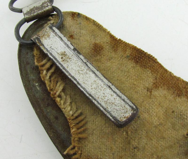 Wehrmacht Feldgendarmerie gorget ‘Ringkragen’by Maedicke