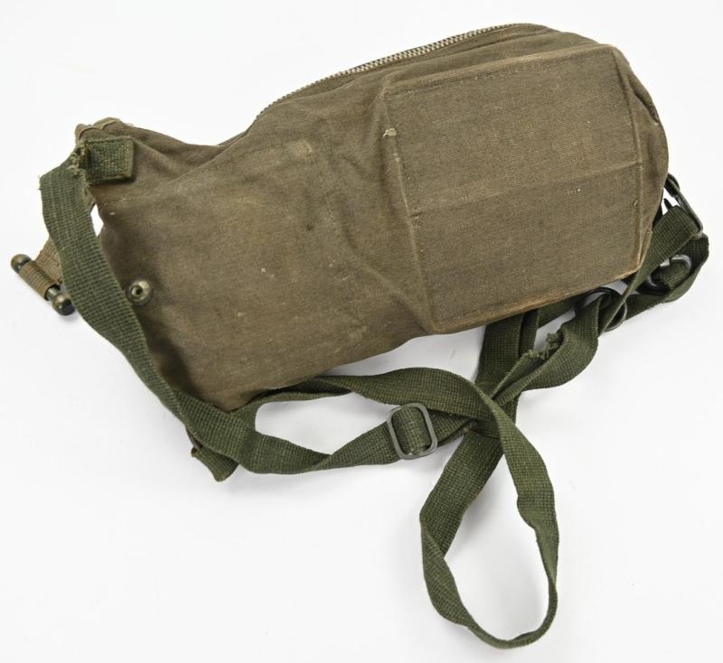German LW FSJ Gasmask Bag with Gasmask 'edb'