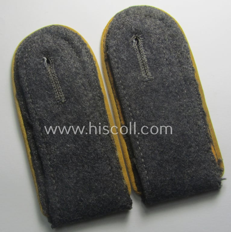Moderately used- and/or worn, pair of WH (Luftwaffe) NCO-type shoulderstraps as intended for usage by an: 'Unteroffizier der Flieger- o. Fallschirmjäger-Trpn.'