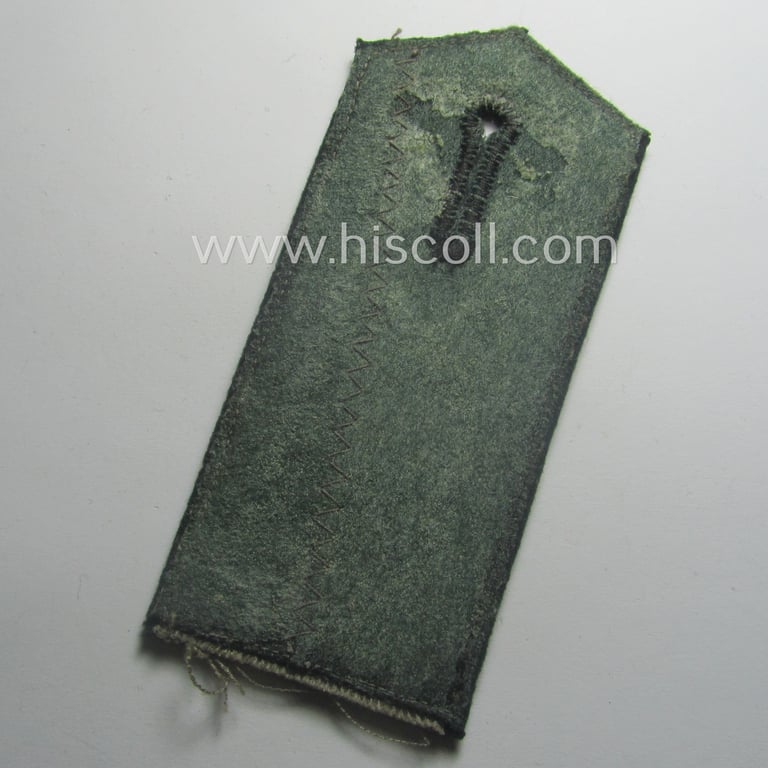 Single, early-period (ie. 'M36 o. M40'-pattern and/or pointed-styled), WH (Heeres) 'cyphered', EM-type shoulderstrap as was intended for a: 'Soldat u. Mitglied eines Artillerie-Lehr-Rgts.'