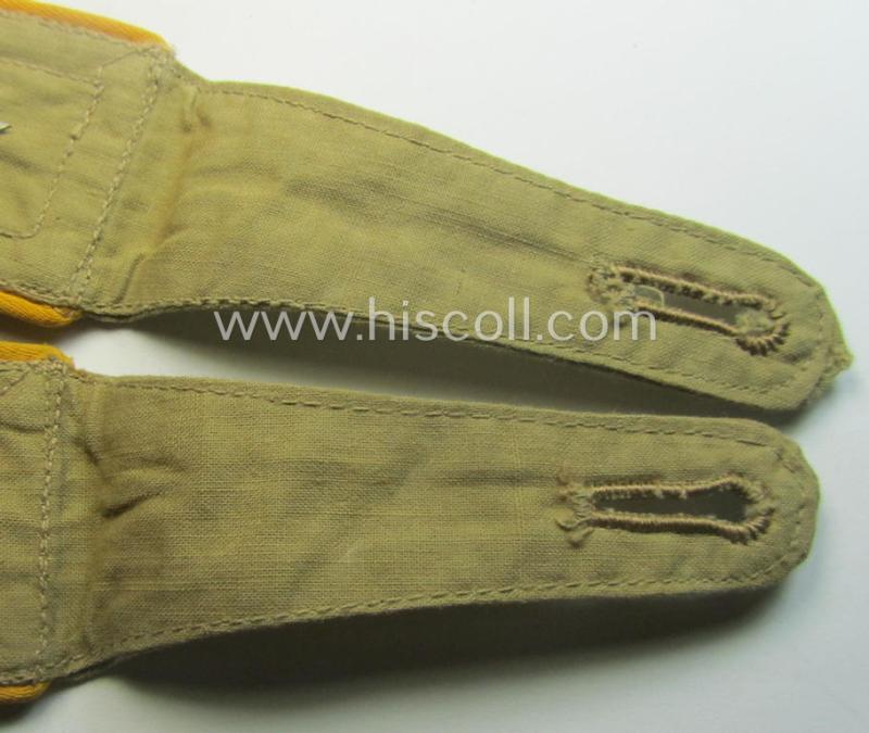 Pair of WH (Luftwaffe) 'tropical-styled', NCO-type shoulderstraps (as was specifically for usage on the tropical-shirts ie. tunics) as was intended for usage by a: 'Feldwebel der Flieger- o. Fallschirm-Trpn.'