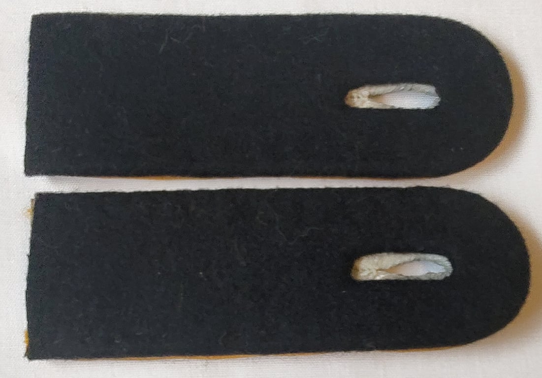 Pair of Waffen-SS officers shoulder boards to SS-Hauptsturmführer (Captain) who served within the  'Waffen-SS Kavallerie-Truppen'
