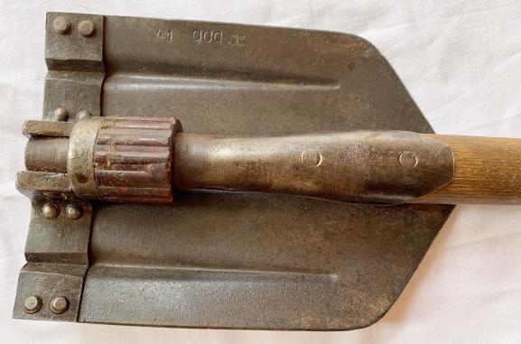German Folding Shovel with Carrying Case, 1st model