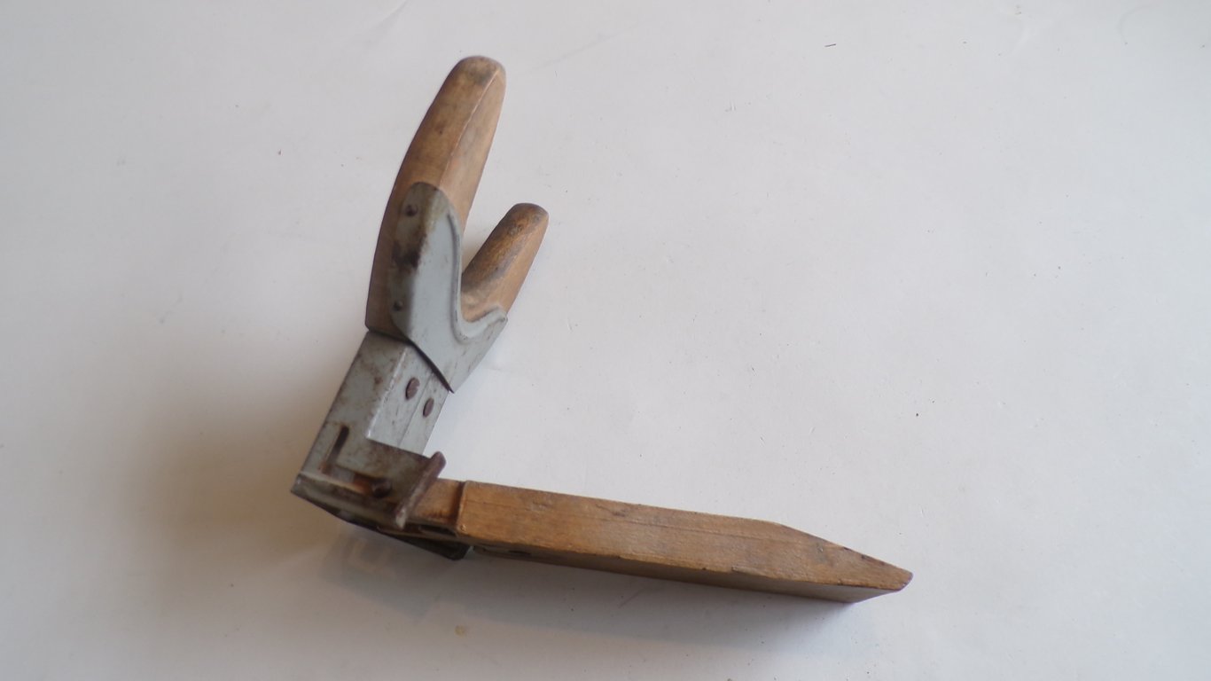 Folding Officer's Boot Jack - Rekord
