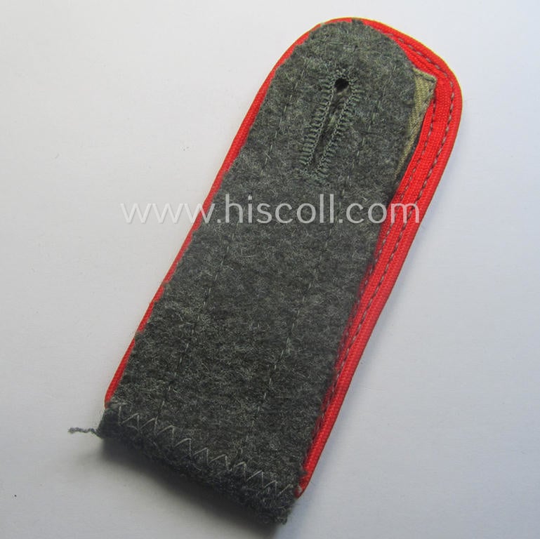 Single, WH (Heeres) later-war period- (ie. 'simplified'- ie. 'M44-'-pattern-) EM-type shoulderstrap: 'Soldat der (Sturm)Artillerie-Trpn.'