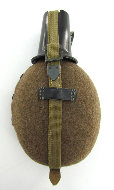 Wehrmacht M31 Canteen with Webbing strap by VDNS42