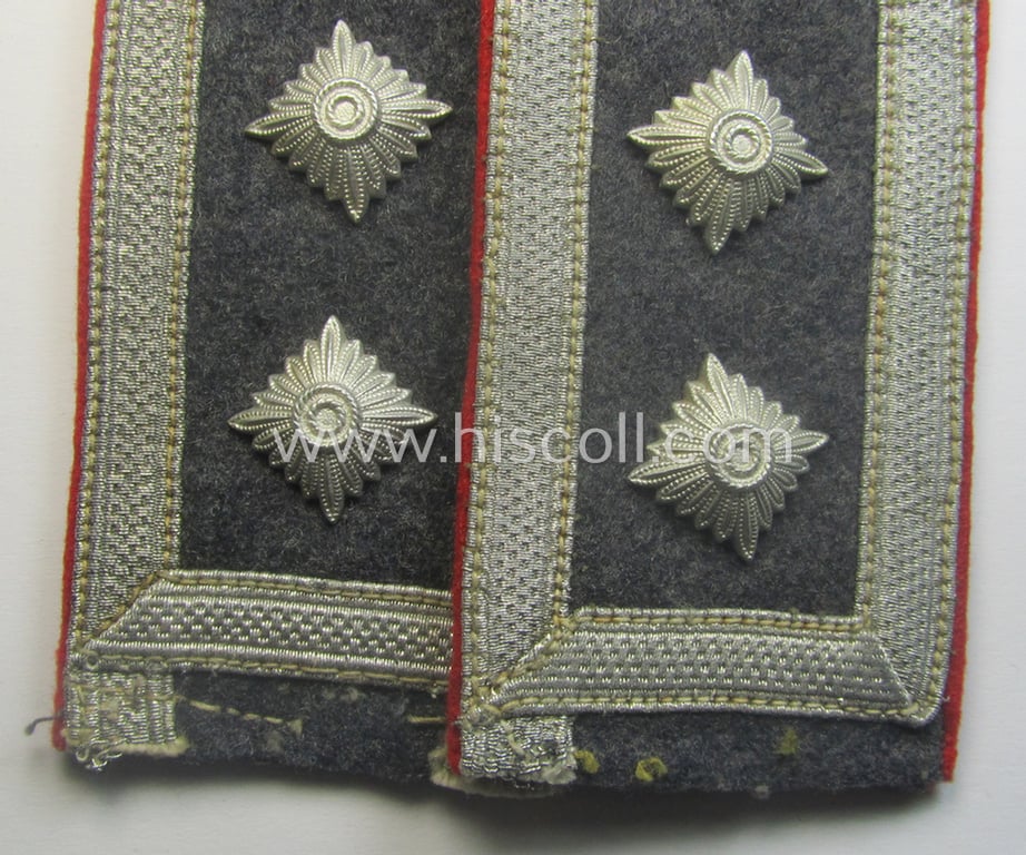 Pair of WH (Luftwaffe) NCO-type shoulderstraps as piped in the bright-red branchcolour as was intended for an: 'Oberfeldwebel o. Oberwachtmeister der Flak-Art.-Trpn.'