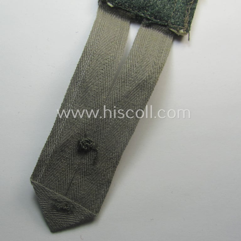 Neat - regrettably single but nevertheless scarcely encountered! - WH (Heeres) later-war period- (ie. 'simplified'- ie. 'M44- o. M45'-pattern-) NCO-type shoulderstrap as intended for - and clearly worn by! - an: 'Uffz. der Infanterie-Trpn.'
