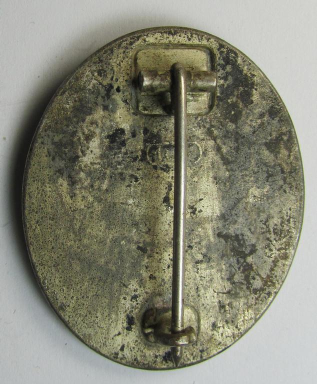 Neat, silver-class woundbadge (or: 'Verwundeten Abzeichen in Silber') being a nicely maker- (ie. '107'-) marked example (as was produced by the desirable 'Hersteller' ie. maker: 'Carl Wild')