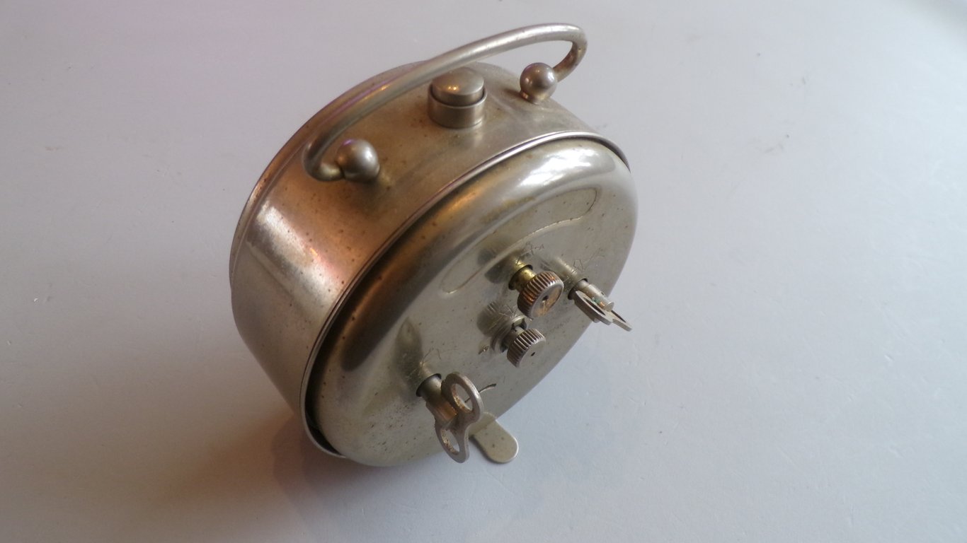 Junghans Wecker Tischurh