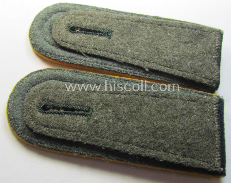 Attractive - and fully matching! - pair of WH (Heeres) NCO-type (ie. 'M40-pattern) shoulderstraps as was intended for usage by a: 'Feldwebel einer Kavallerie- o. Aufklärungs-Abteilungs'