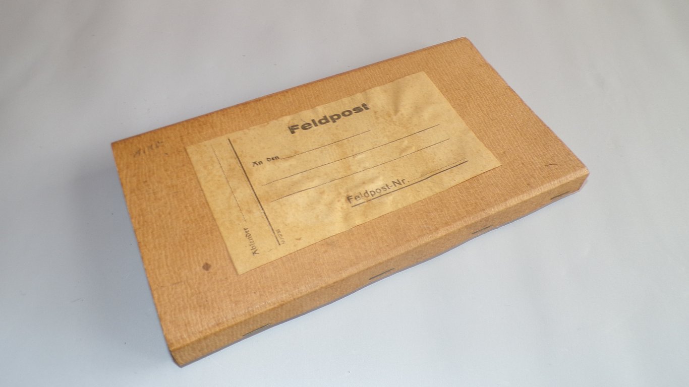 Feldpost Pocket Board Game Set (Schach & Mühle)