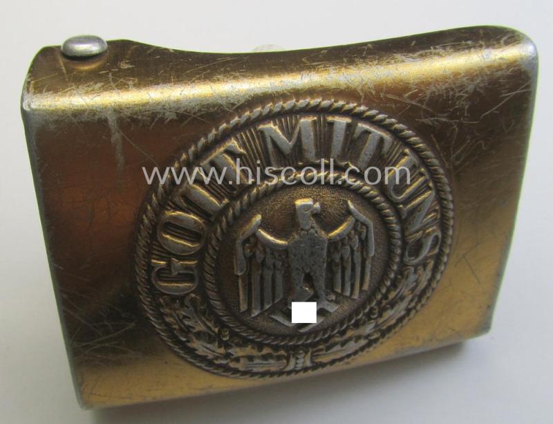 WH (Kriegsmarine) somewhat darker golden-toned- and/or aluminium-based belt-buckle (being a maker- ie.: 'R.S. & S.'-marked example that comes in a moderately used condition)