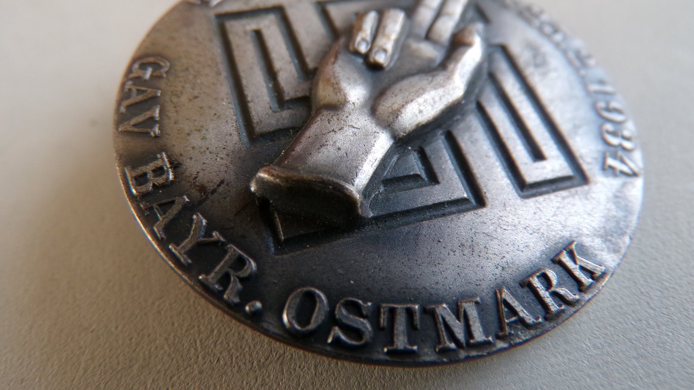 SA Gau Bavaria Ostmark Badge