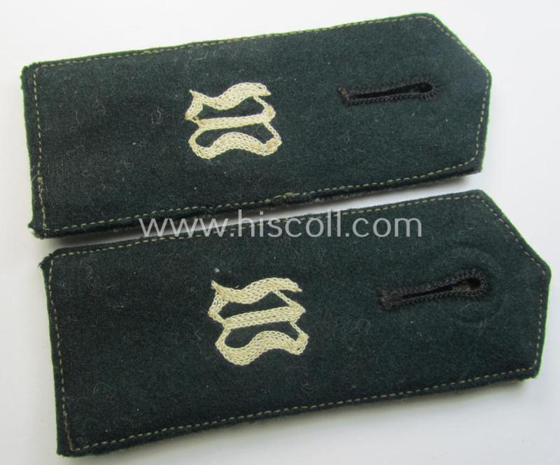 Pair of WH (Heeres),'cyphered') EM-type shoulderstraps: 'Soldat des Wachbatallions Berlin'