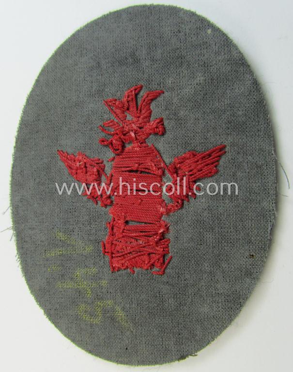 Superb - and actually scarcely encountered! - WH (KM) neatly hand-embroidered, so-called: career- ie. specialist-armbadge (ie. 'Tätigkeits-Abzeichen') as intended for usage by a: 'Küstenartillerie'-staff-member