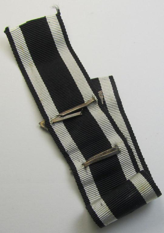 Attractive, 'Wiederholungsspange zum EK II. Klasse' (or: bar to the WWI IC second class) being a non-maker-marked example as was produced by the maker (ie. 'Hersteller') named: 'Wilh. Deumer' as based in the town of Lüdenscheid