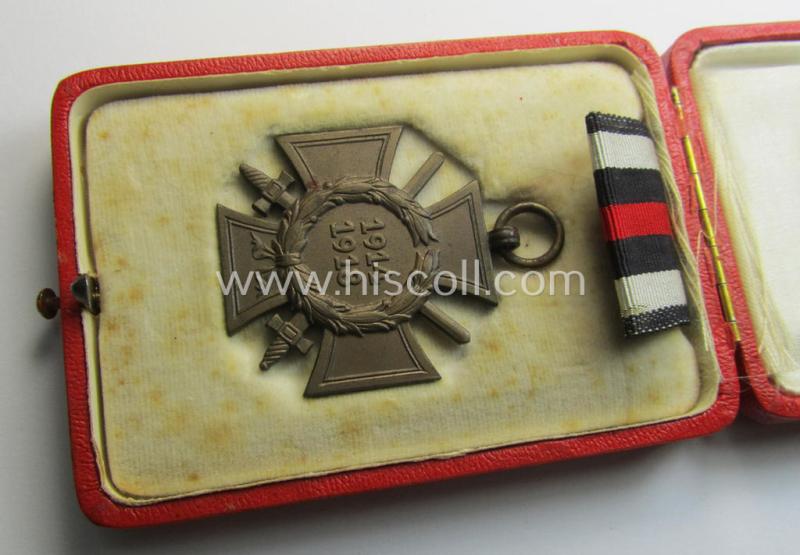 Attractive, (post) WWI-period: 'Frontkämpferkreuz 1914-18 mit Schwertern' (ie.: 'Kriegsteilnehmerkreuz 1914-18 mit Schwertern') being a maker- (ie. 'G 11'-) marked example that came stored in its truly luxuriously-styled, bright-red-coloured et...