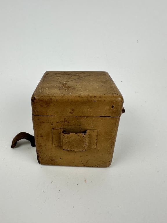 MG34/42 Optical Sight Battery Box in Tan