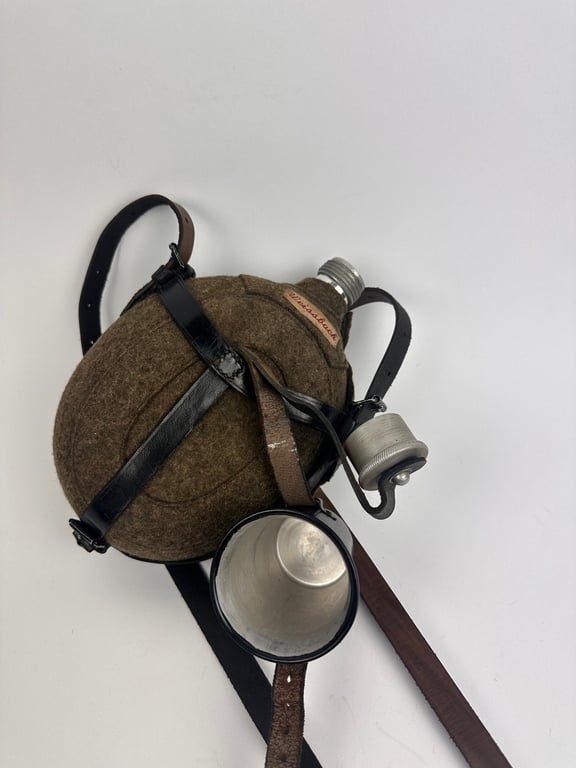 Original German WW2 Medical Canteen (ESB 40)