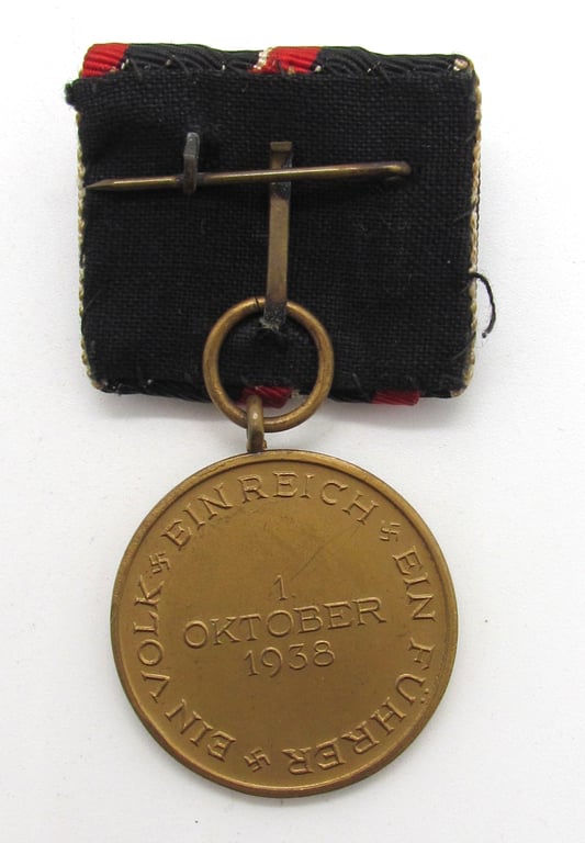 'Einzelspange' showing a Czech 'Anschluss'- (occupation-) medal: '1 October 1938'