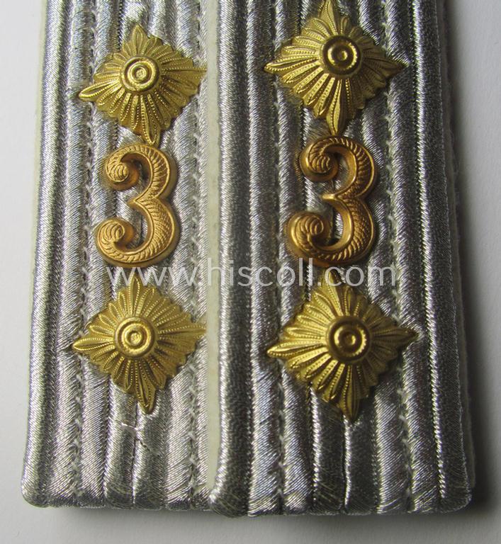 'Virtually mint' pair of neatly 'cyphered', WH (Heeres) officers'-type shoulderboards as piped in the white- (ie. 'weisser'-) coloured branchcolour as was specifically intended for usage by a: 'Hauptmann des Infanterie-Rgts. 3'