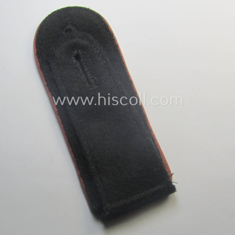 Single, WH (Heeres) early- (ie. pre-) war period, EM-type shoulderstrap (as was specifically intended to be used on the black-coloured, 'wrap-around'-styled 'Panzer'-tunics: 'Soldat der Panzer-Trpn.'