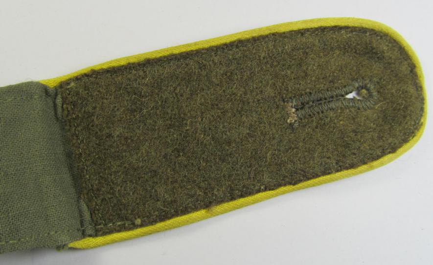 Single, WH (Heeres) 'tropical'- (ie. truly 'DAK'-related) EM-type shoulderstrap, as was intended for usage by a: 'Soldat der Nachrichten-Truppen'