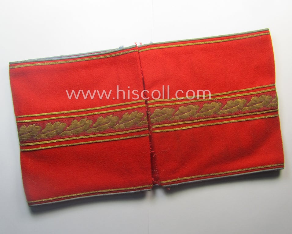 Stunning - and rarely encountered! - N.S.D.A.P.-type, 'smooth'-woolen-based armband (ie. 'Armbinde für politschen Leiter') as was intended for usage by an: 'N.S.D.A.P.-Ortsgruppenleiter'