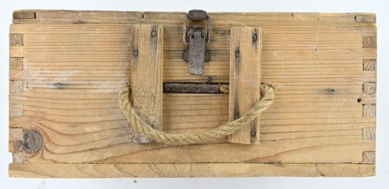 German WH Entlastungzunder 44 Ammunition Box
