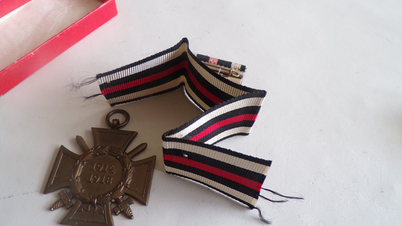 Ehrenkreuz für Frontkämpfer + ribbon bar