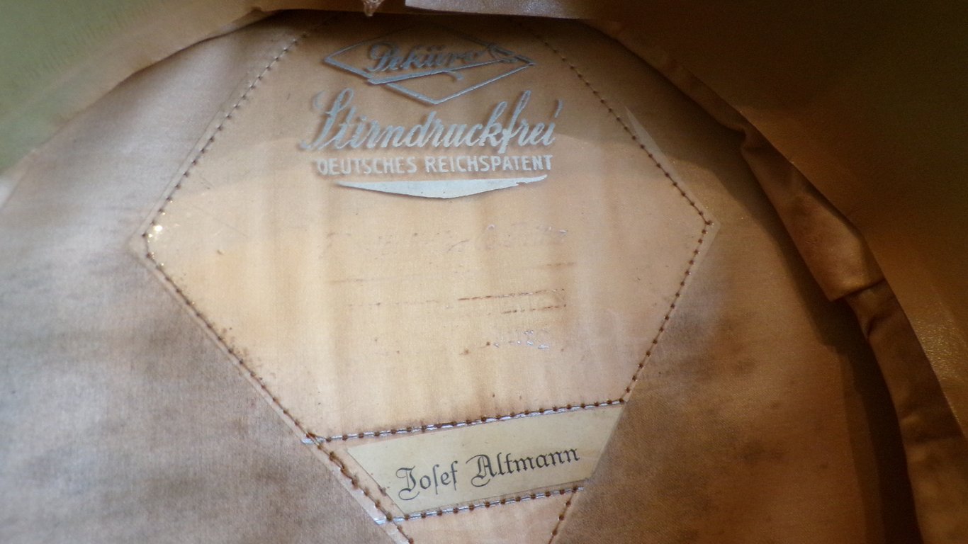 Named Gebirgsjäger schirmmütze (visor cap)