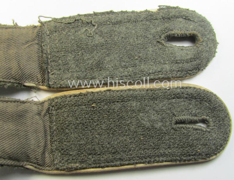 Superb - fully matching and just moderately used! - pair of WH (Heeres) 'M40'- (ie. 'M43'-) pattern, WH (Heeres) EM-type shoulderstraps as was intended for usage by a: 'Soldat der Infanterie-Truppen'