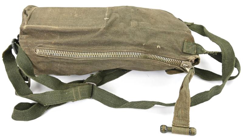 German LW FSJ Gasmask Bag with Gasmask 'edb'