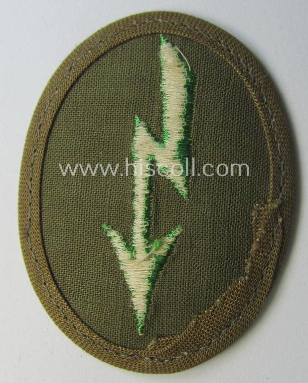 WH (Heeres) 'tropical-styled', trade- and/or special-career insignia (or: 'Signal Blitz') as was intended for a soldier who served within the: 'Panzer-Grenadier-Truppen'