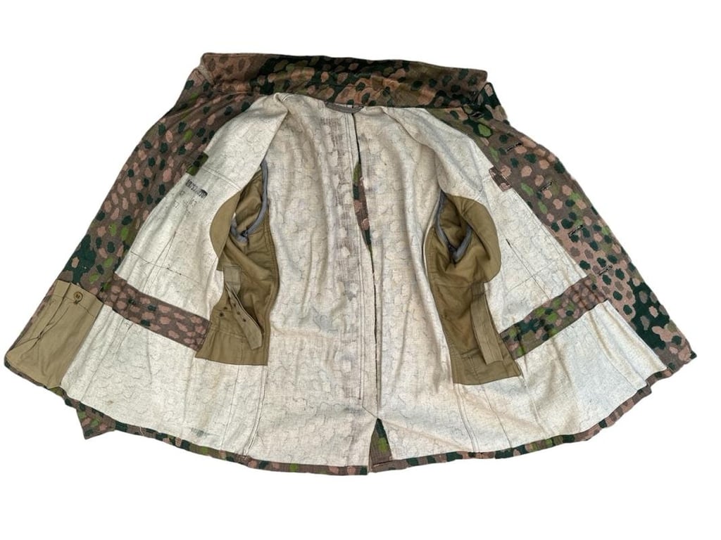 Waffen SS Erbsentarn (DOT44) Tunic unissued condition