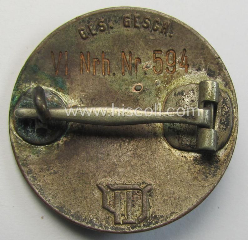 Superb, enamelled lapel-pin: 'Der Stahlhelm' - Bund der Frontsoldaten (Sta) - Eintrittsabzeichen 1932' being a nicely engraved (ie. 'VI.Nrh. 941 - Nr.594') example that comes in an overall very nice- (and/or fully undamaged!), condition