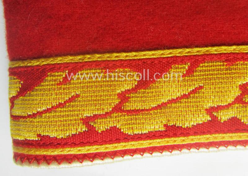 Superb - and equally rarely encountered! - N.S.D.A.P.-type, smooth-woolen-based armband (ie. 'Armbinde für politischen Leiter') as was intended for usage by an: 'N.S.D.A.P. Kreisleiter eines Hauptamtes'