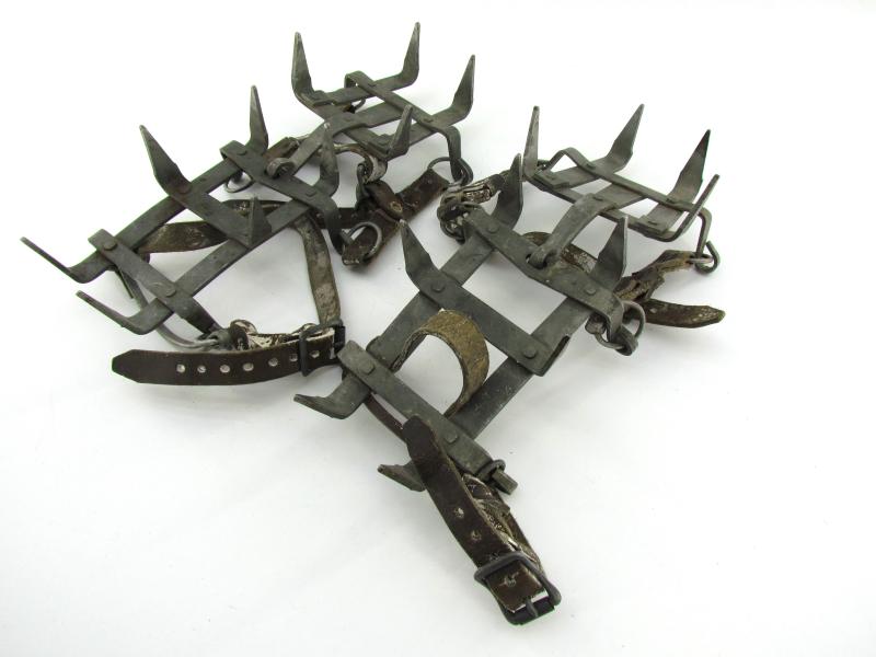 US WWII ( Mountain Troops ) Crampons