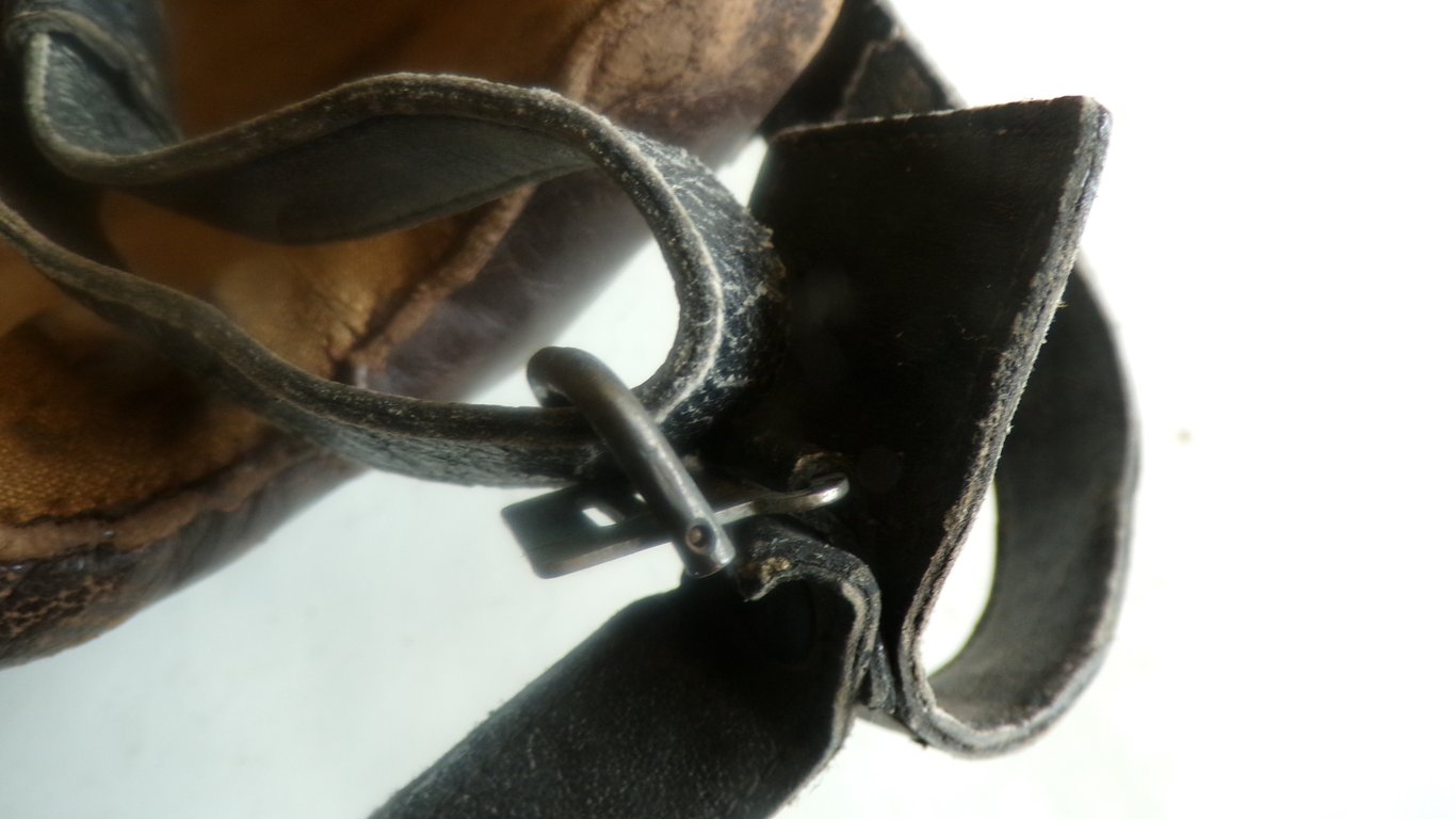 Rare, Complete Luftwaffe SSK 90 helmet