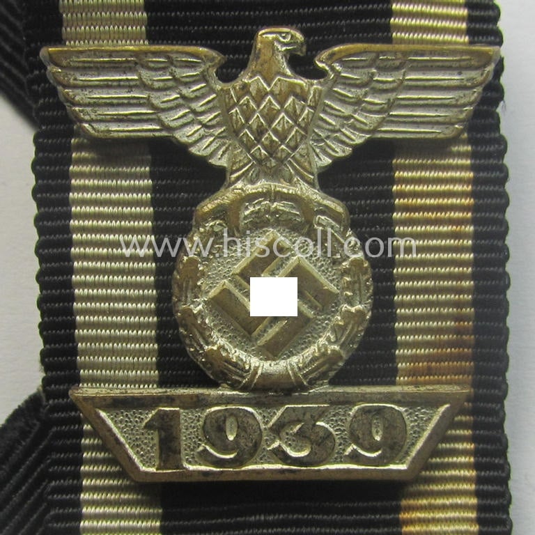 'Wiederholungsspange zum EK II. Klasse' (or bar to the WWI IC 2nd class) being a non-maker-marked example as executed in the seldomly seen smaller-sized, so-called: 'Prinzengrösse'