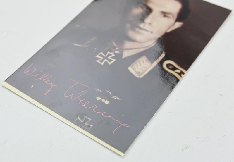 Signature of Luftwaffe KC Recipient 'Willy Tscherning'
