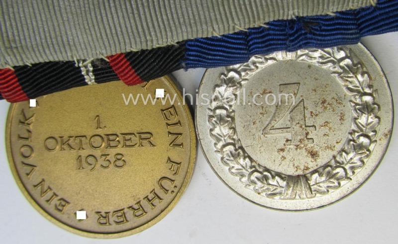 2-pieced, WH (Heeres o. Kriegsmarine) medal-bar (ie.: 'Doppelspange') resp. showing a: 'WH-DA 4. Stufe' and a Czech 'Anschluss'-medal that comes with a firmly attached 'Prager Burg-Spange'