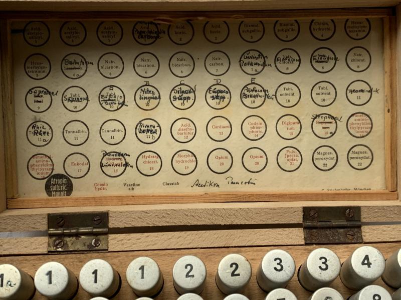 WH (Heer) Medical 'Einheitstablettenkasten'