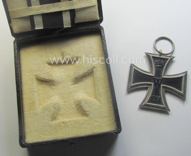 Attractive - and quite unusual! - WWI-period: 'Eisernes Kreuz II. Klasse' (or: iron cross second class) being a maker- (ie. 'O'-) marked example that comes stored in its luxuriously-styled, black-coloured etui as issued and/or found
